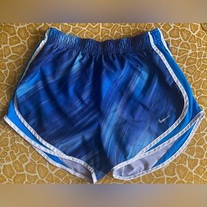 Women’s 7 Nike sport shorts